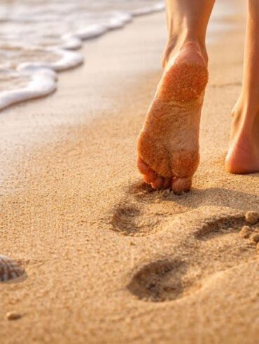 Beach Walking: Good or Bad for Your Feet? A Podiatrist Weighs In
